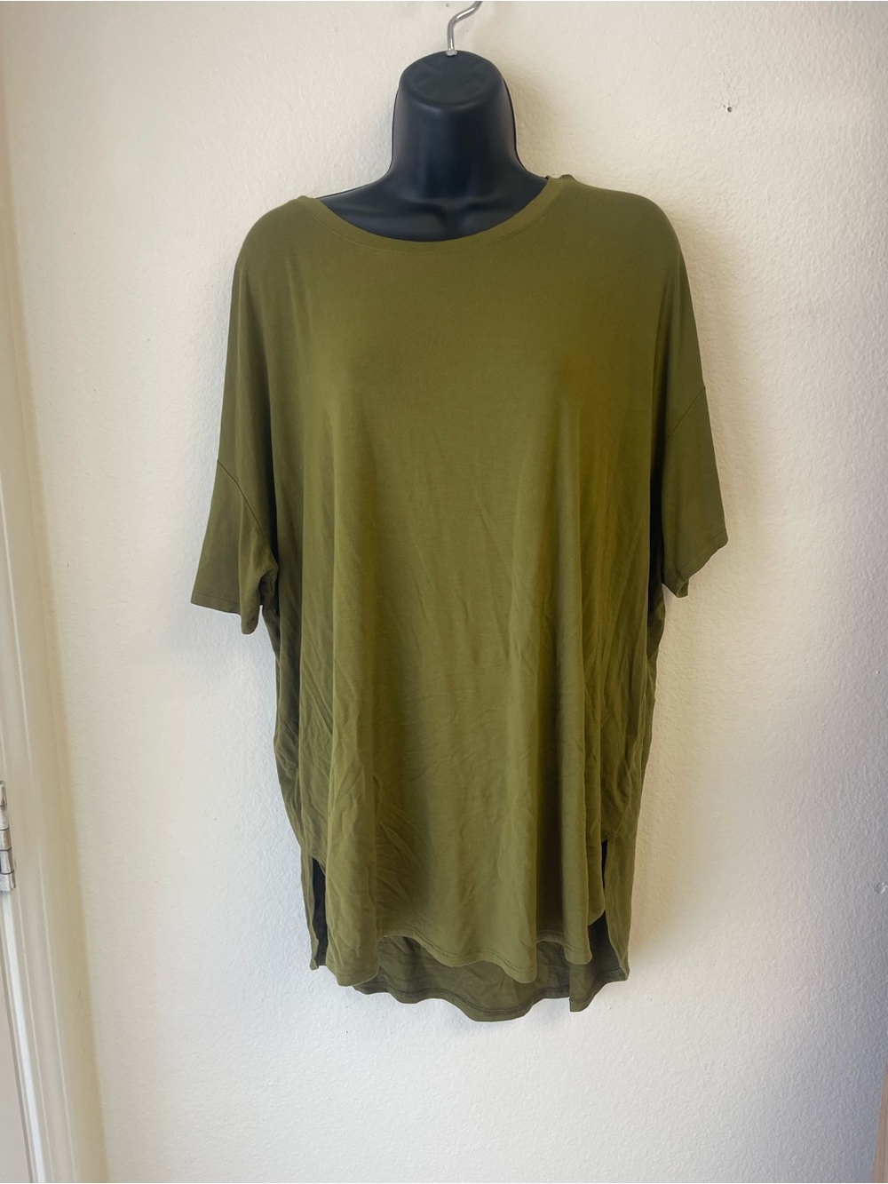 Time and Tru Olive Green Relaxed Short Sleeve Top